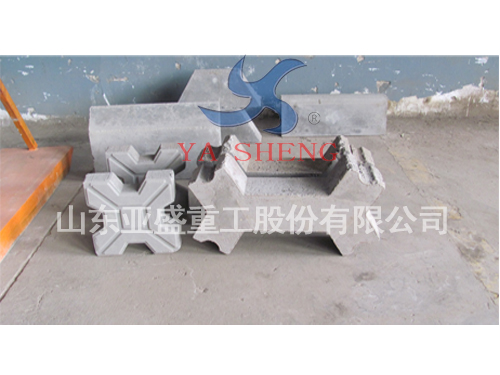 青海平安采用LZYB-2成型机生产护坡构件